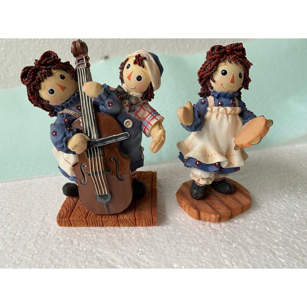 Ann and Andy figurines 2 pc a "Music Makes Our Hearts Sing" collection by Enesco